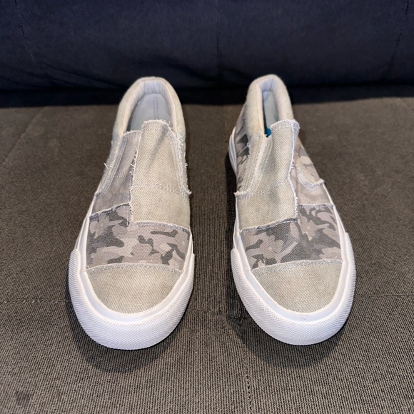 Women’s Blowfish Maddox Shoes - Picture 2 of 10